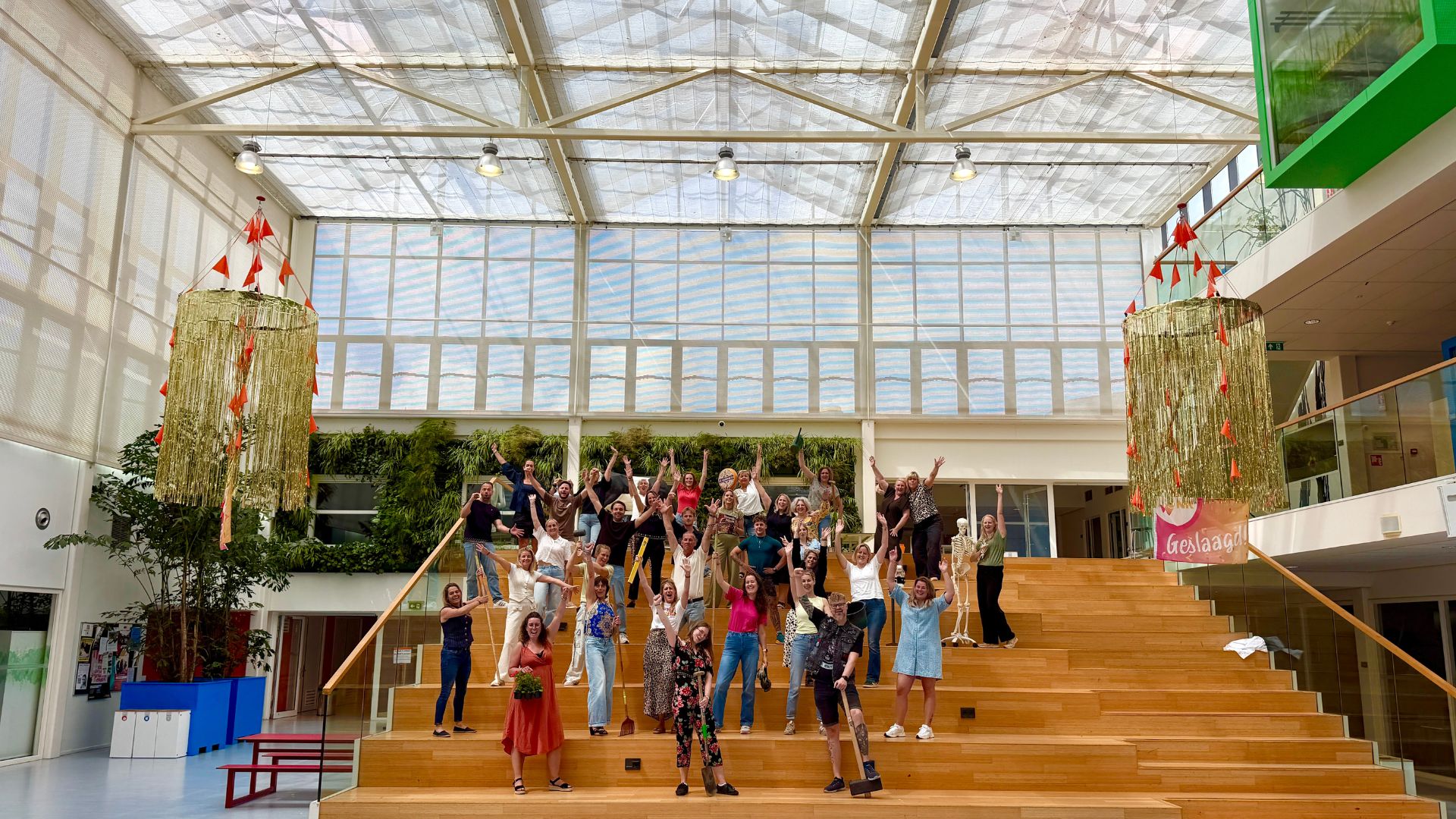 Lipdub Op School Ai Lied Op Maat, Eigen Schoollied Vonk En Lipdubworld